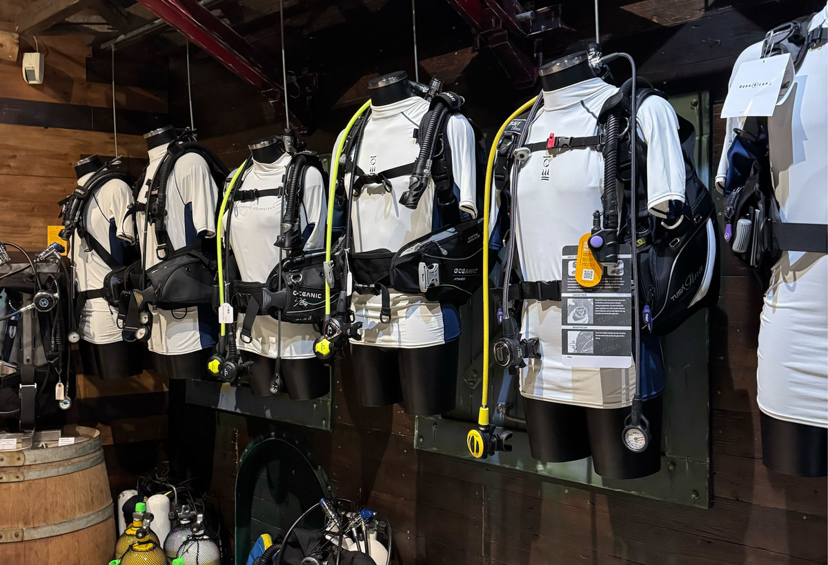 Waarom je duikuitrusting laten reinigen noodzakelijk is